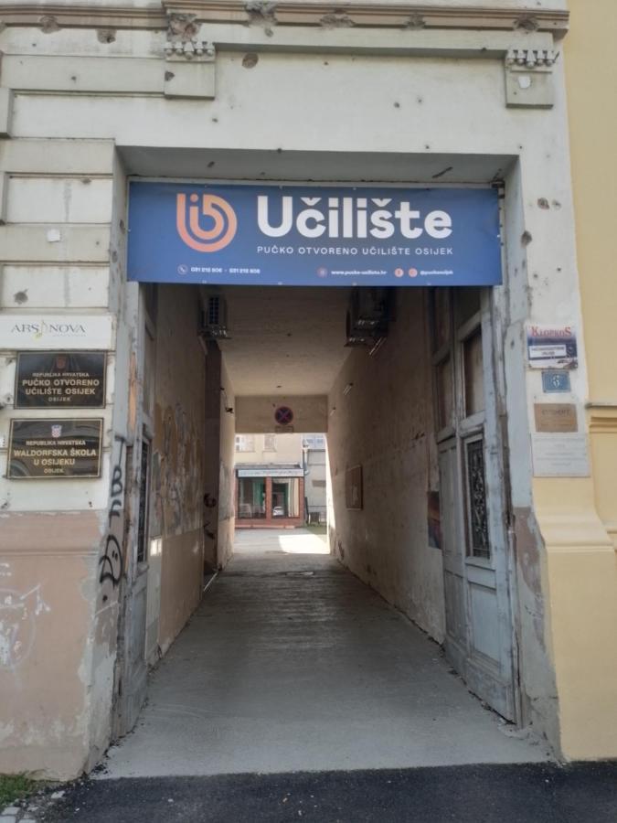 Lavilla Осиек Экстерьер фото